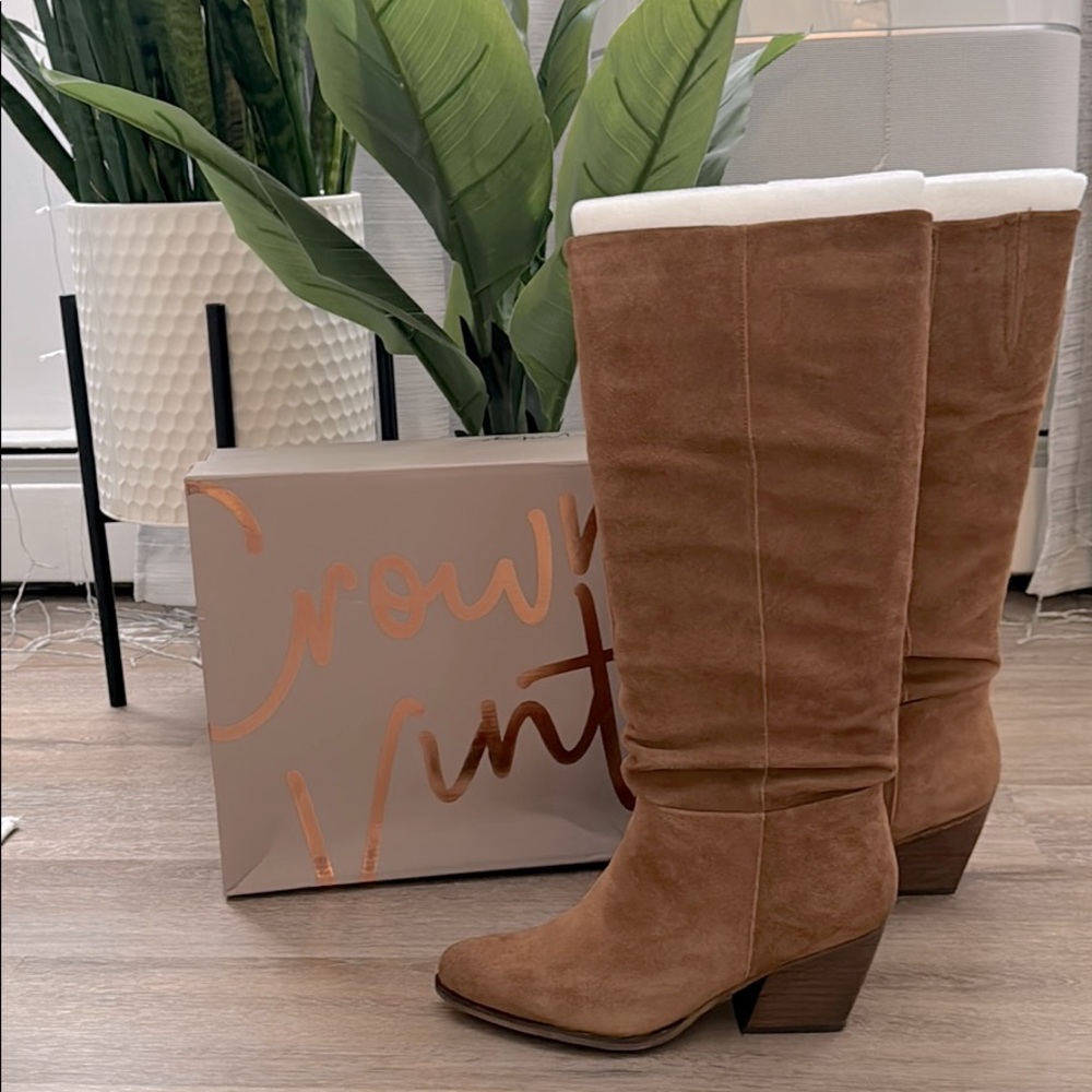 Crown Vintage Suede Boots